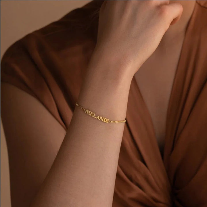 Brehn | Angepasste Namenskette Armband