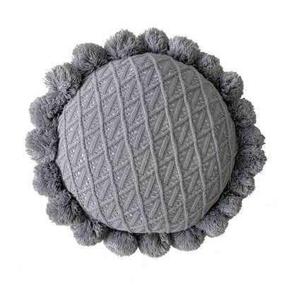 Süßes Pompom Quasten Rundes Gemütliches Kissen aus Acrylstrick | Brehn
