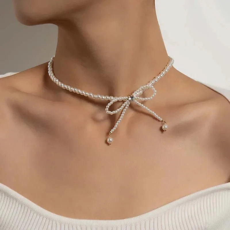 Brehn | Zierliches Perlenband mit Schleife Choker-Halskette