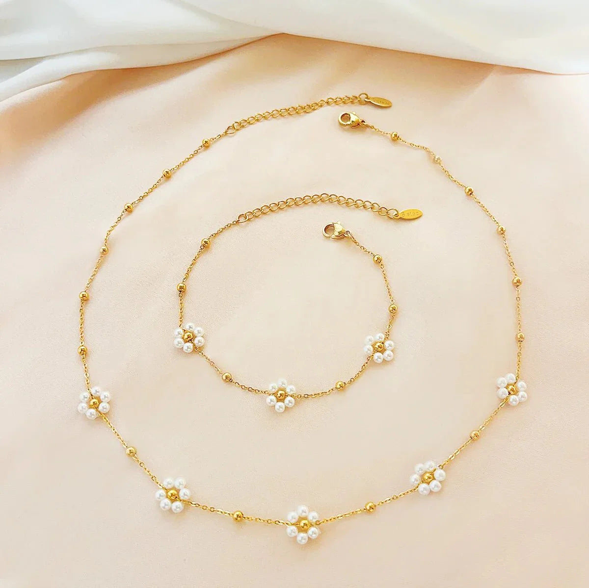 Brehn | Zarte Daisy Halskette & Armbänder