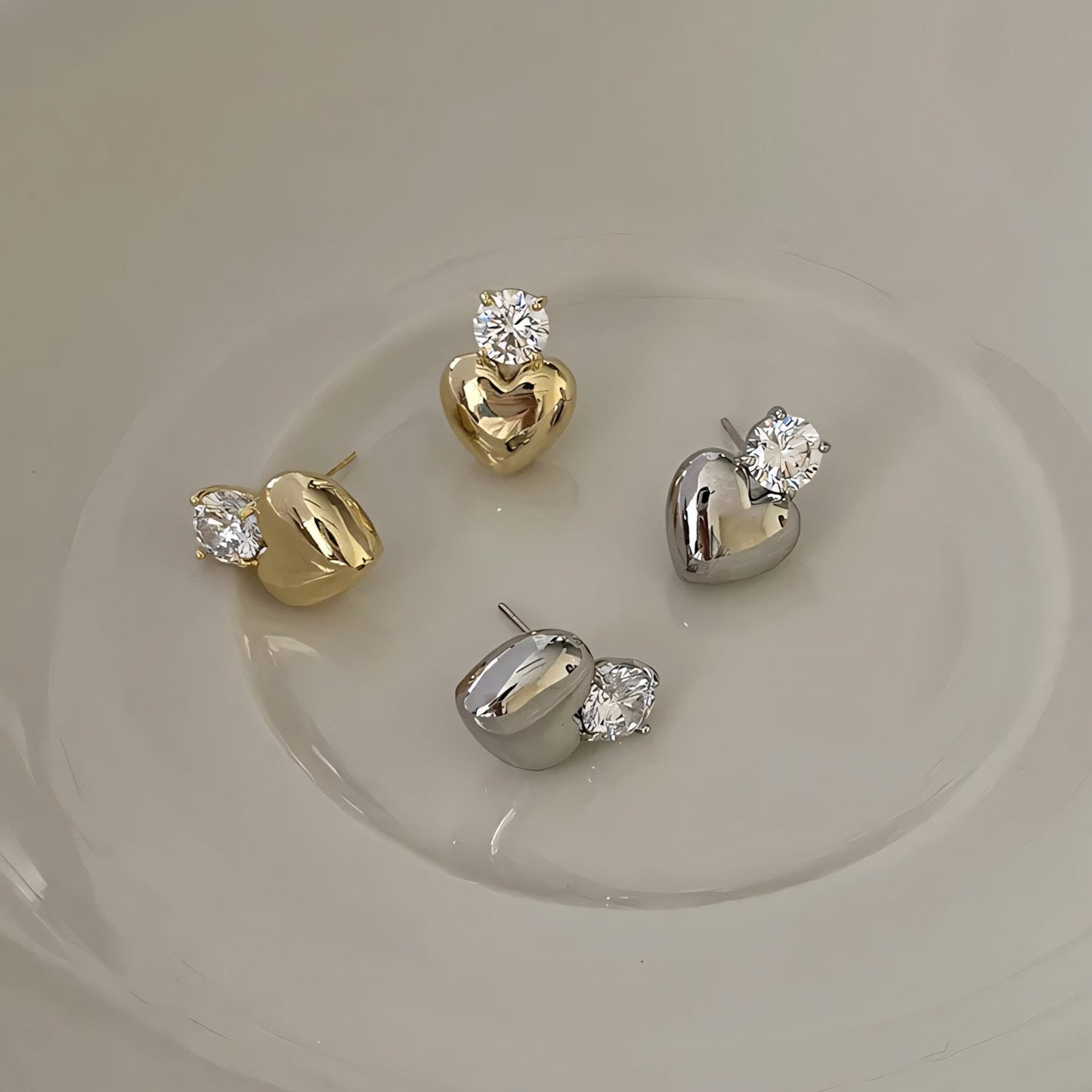 Brehn | Zarte Diamant Herz Stud Ohrringe