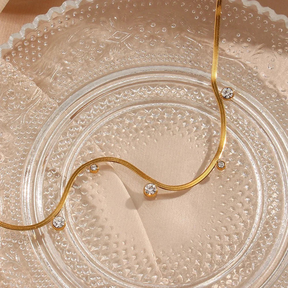 Brehn | Zarte Diamant-Herringsbone-Choker-Halskette