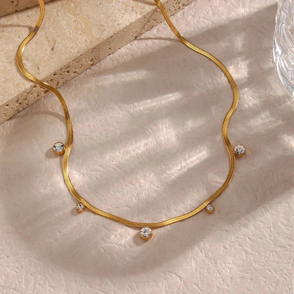 Brehn | Zarte Diamant-Herringsbone-Choker-Halskette
