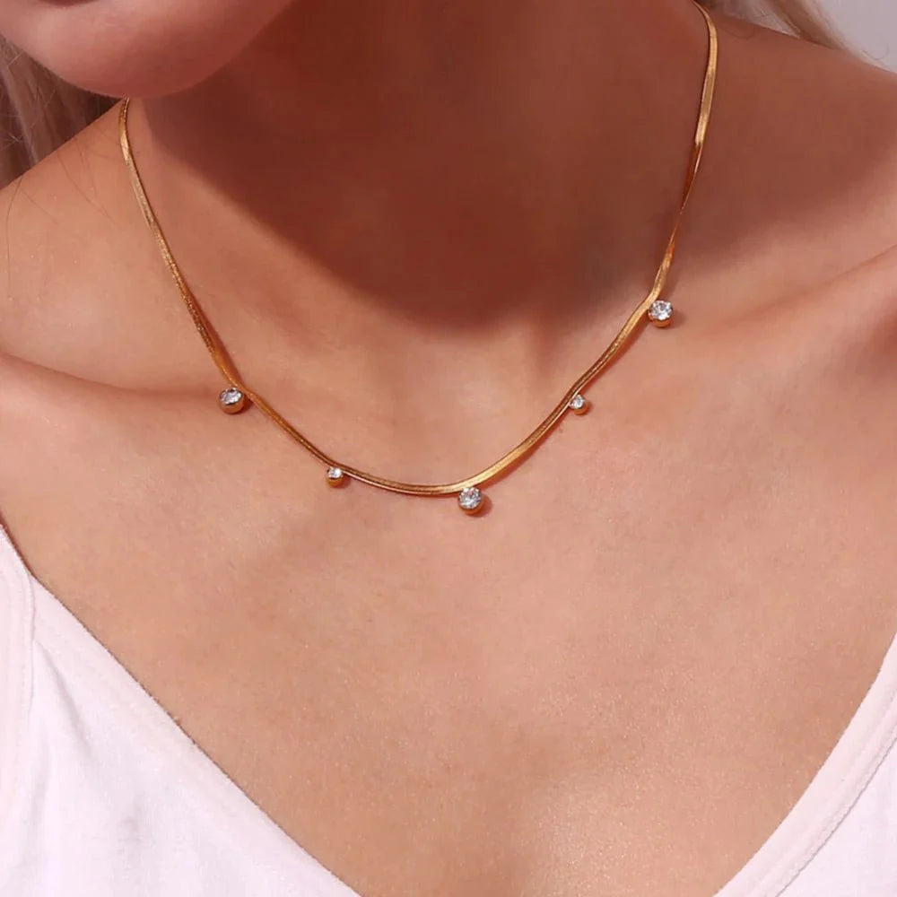 Brehn | Zarte Diamant-Herringsbone-Choker-Halskette
