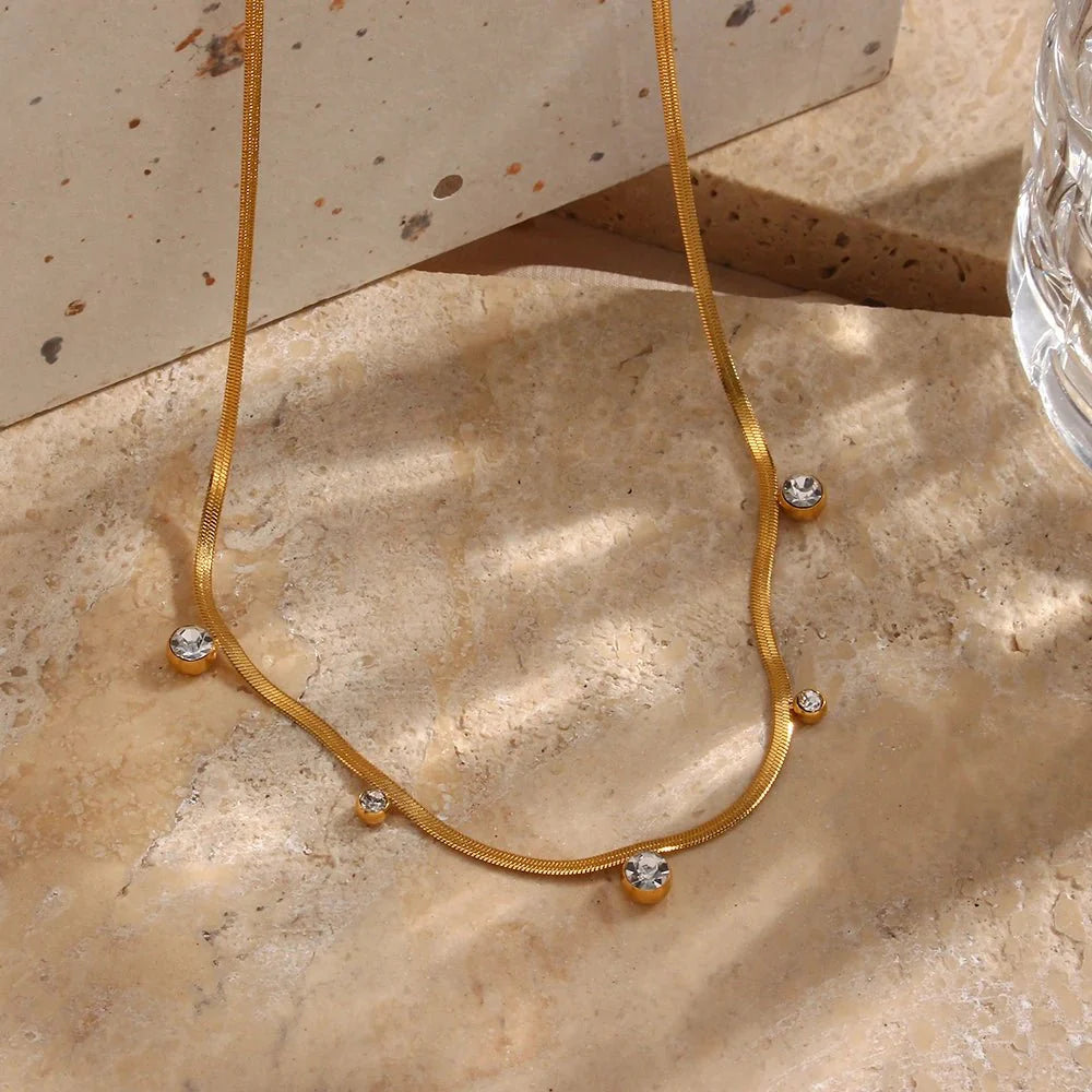 Brehn | Zarte Diamant-Herringsbone-Choker-Halskette