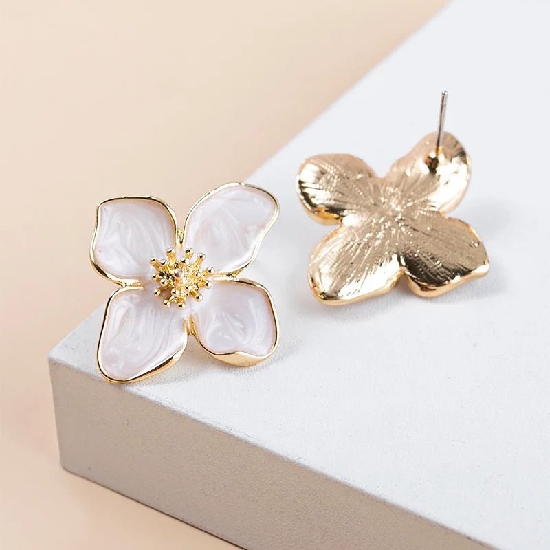 Brehn | Zarte florale Hibiskusohrringe