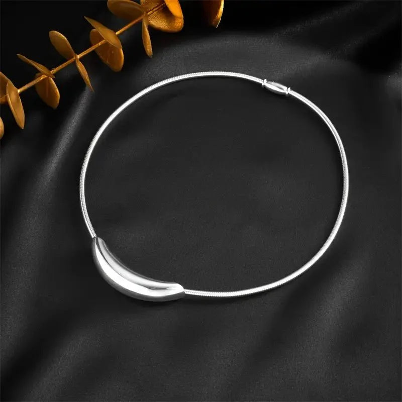 Brehn | Zarte moderne Kurven Choker-Halskette