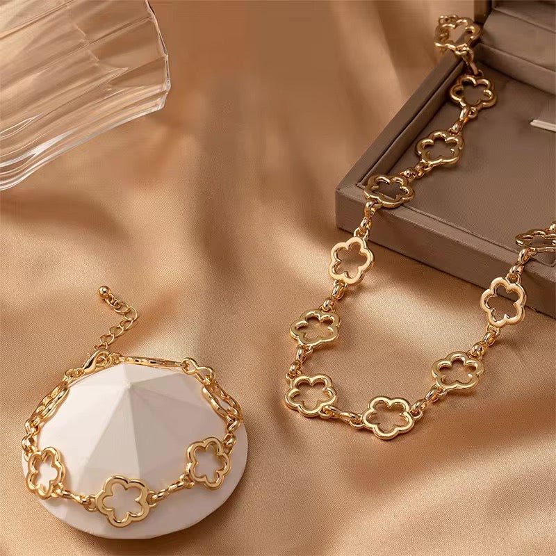 Brehn | Zartes Offenes Kleeblatt Choker-Halsband, Armband, Ohrring-Set