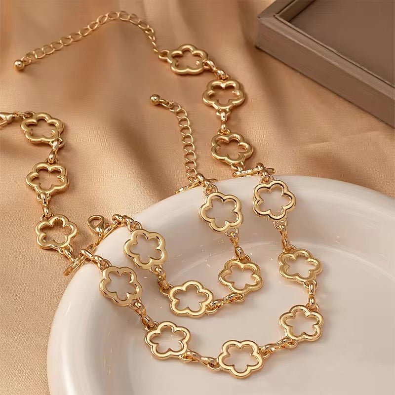 Brehn | Zartes Offenes Kleeblatt Choker-Halsband, Armband, Ohrring-Set