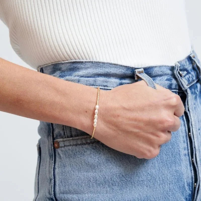 Brehn | Zartes Perlen Goldenes Perlenarmband