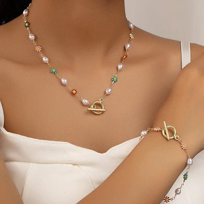 Brehn | Zierliches Frühlings-Flower-Perlen-Armband und Halsketten-Set
