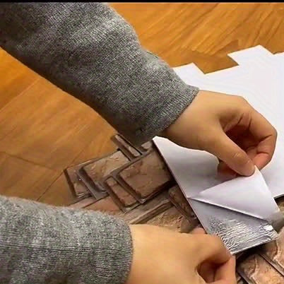 Selbstklebende 3D-Wandpaneele mit Stein- und Holztextur | Brehn
