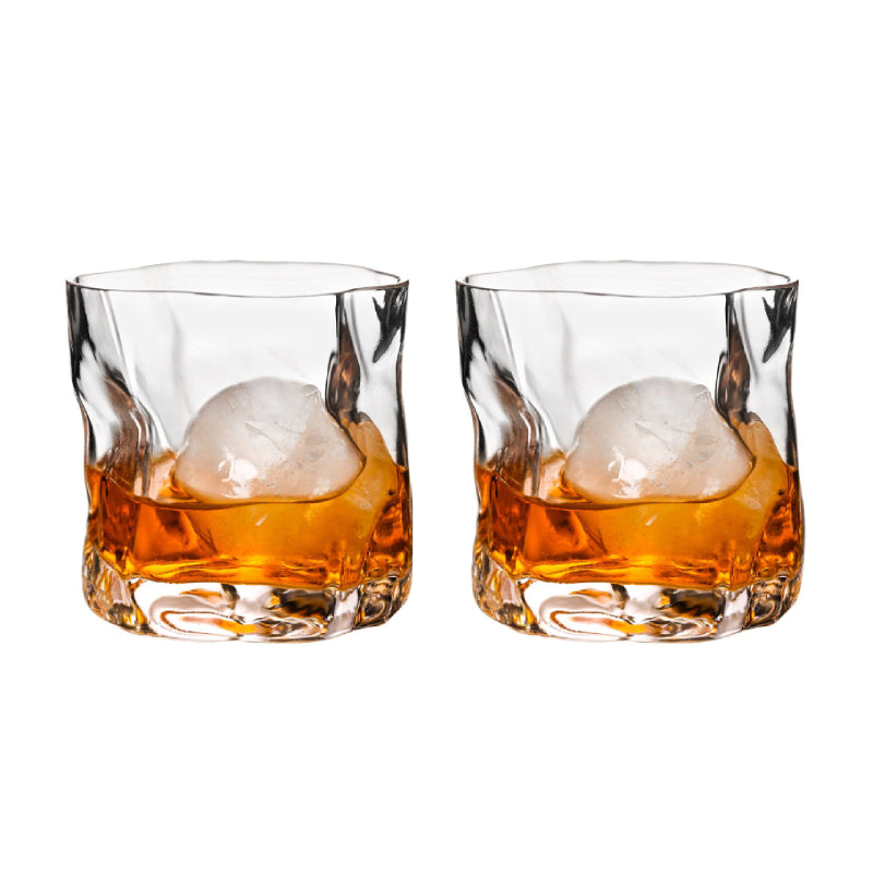 Whiskyglas-Set mit verzerrter Textur