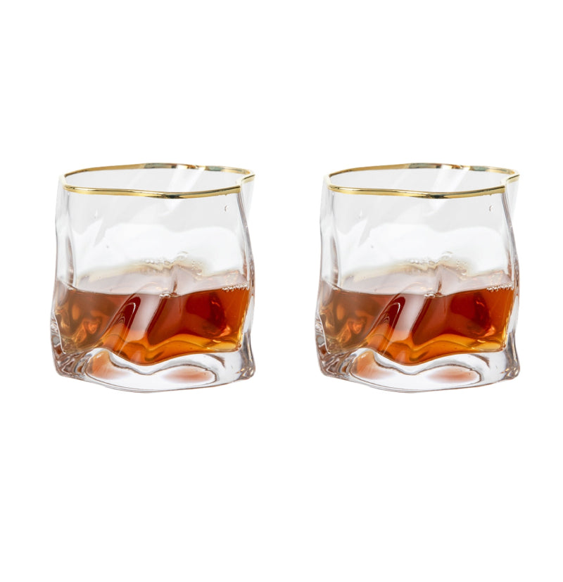 Whiskyglas-Set mit verzerrter Textur