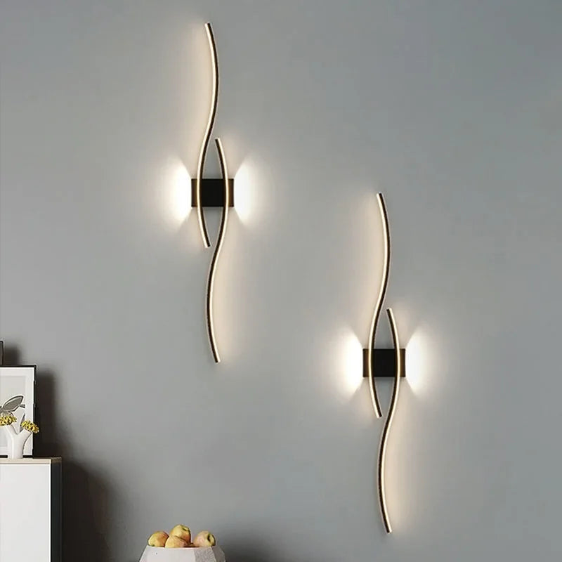 Moderne LED Wandleuchte – Wellenförmiges Design, Minimalistischer Stil | Brehn