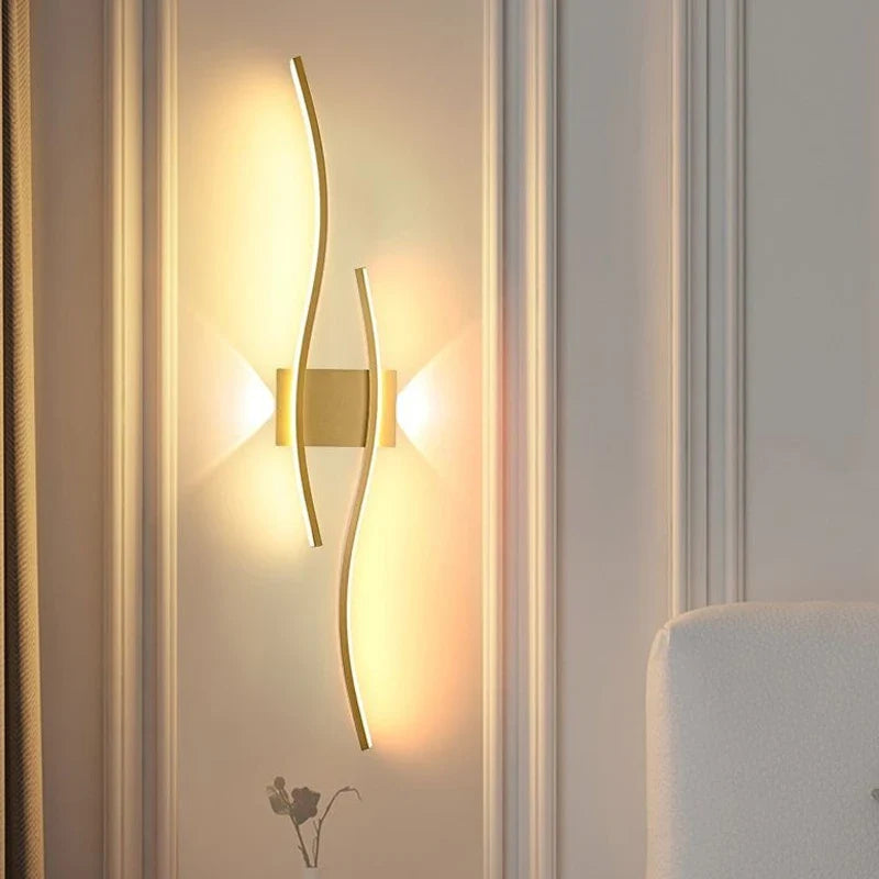 Moderne LED Wandleuchte – Wellenförmiges Design, Minimalistischer Stil | Brehn