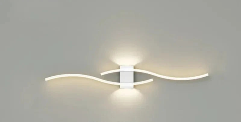 Moderne LED Wandleuchte – Wellenförmiges Design, Minimalistischer Stil | Brehn