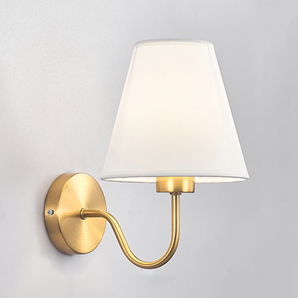 Elegante Wandleuchte aus Stoff für Vintage-Interieur – Stilvolle Beleuchtung für Wohnzimmer und Schlafzimmer | Brehn