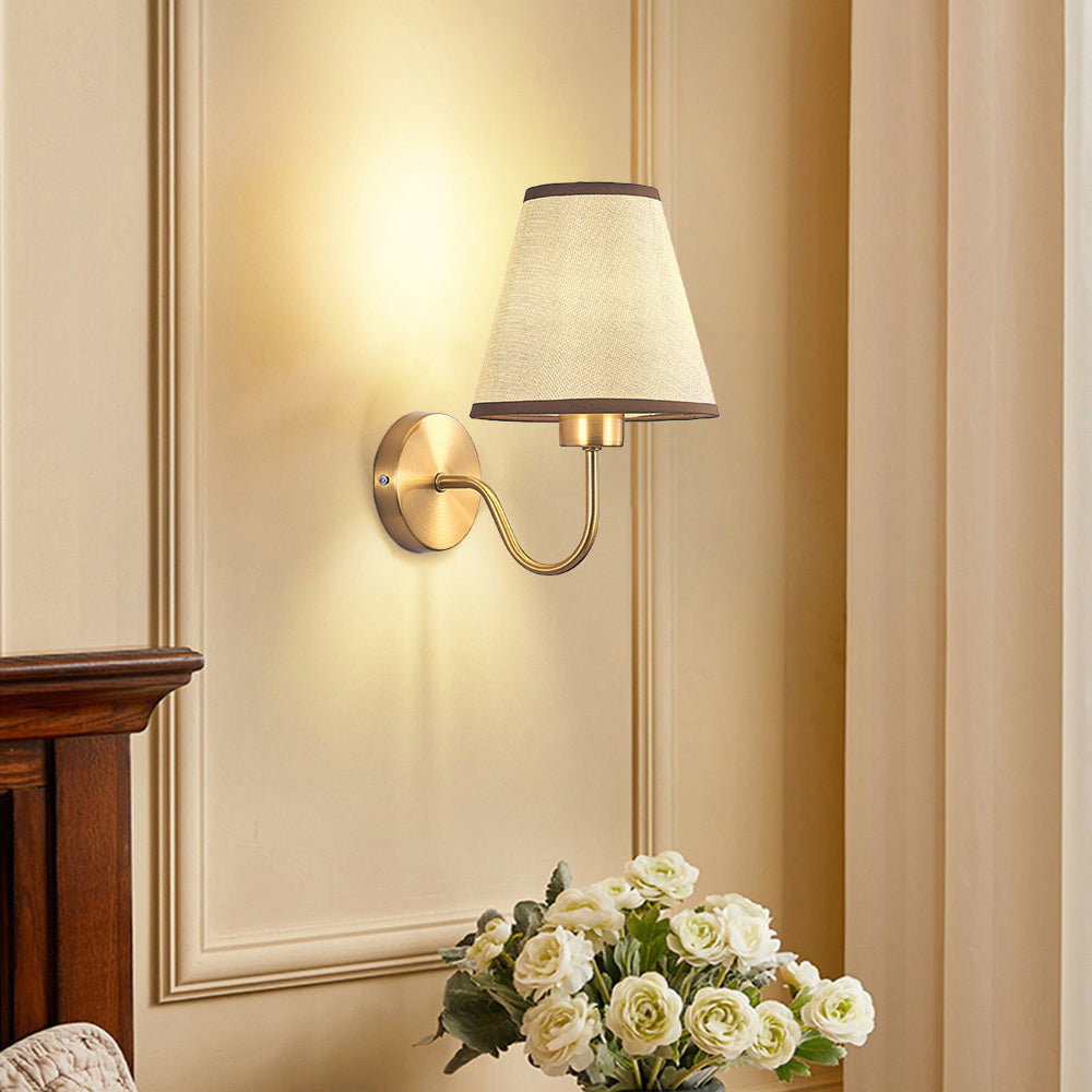 Elegante Wandleuchte aus Stoff für Vintage-Interieur – Stilvolle Beleuchtung für Wohnzimmer und Schlafzimmer | Brehn