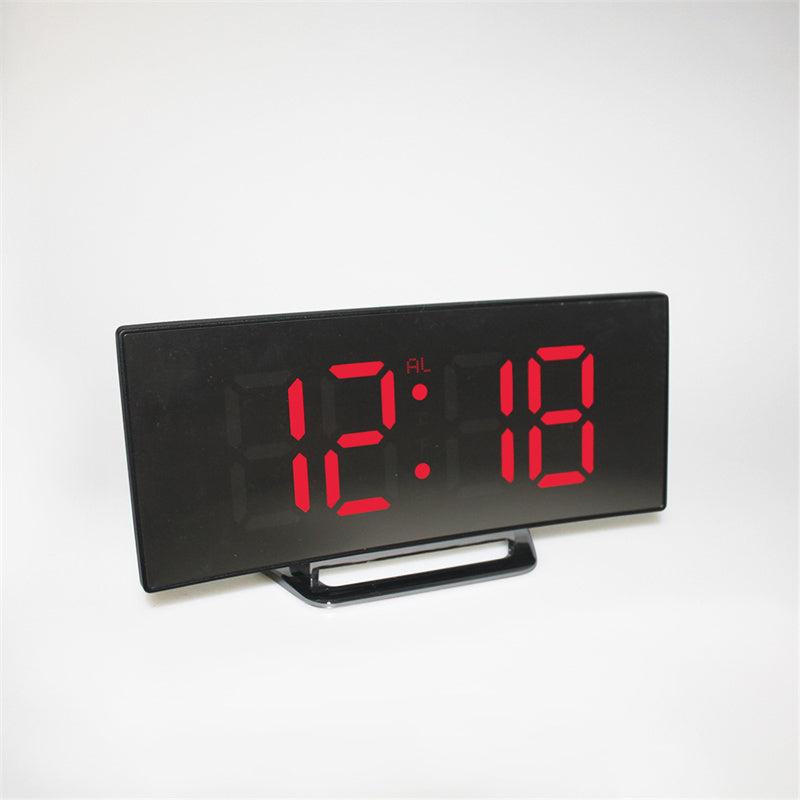 CurveTime Digitaler Wecker – Kompakter Wecker mit gekrümmtem Display und modernem Design | Brehn