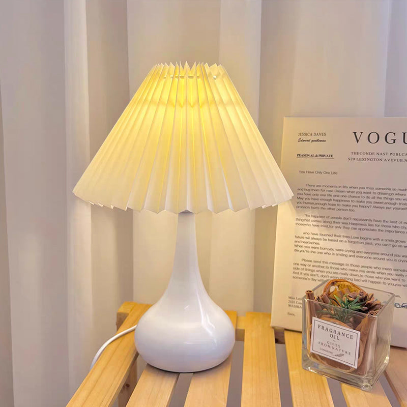 Nordic Faltlampe mit LED-Licht – Moderne dekorative Tischlampe für Wohn- und Schlafzimmer | Brehn