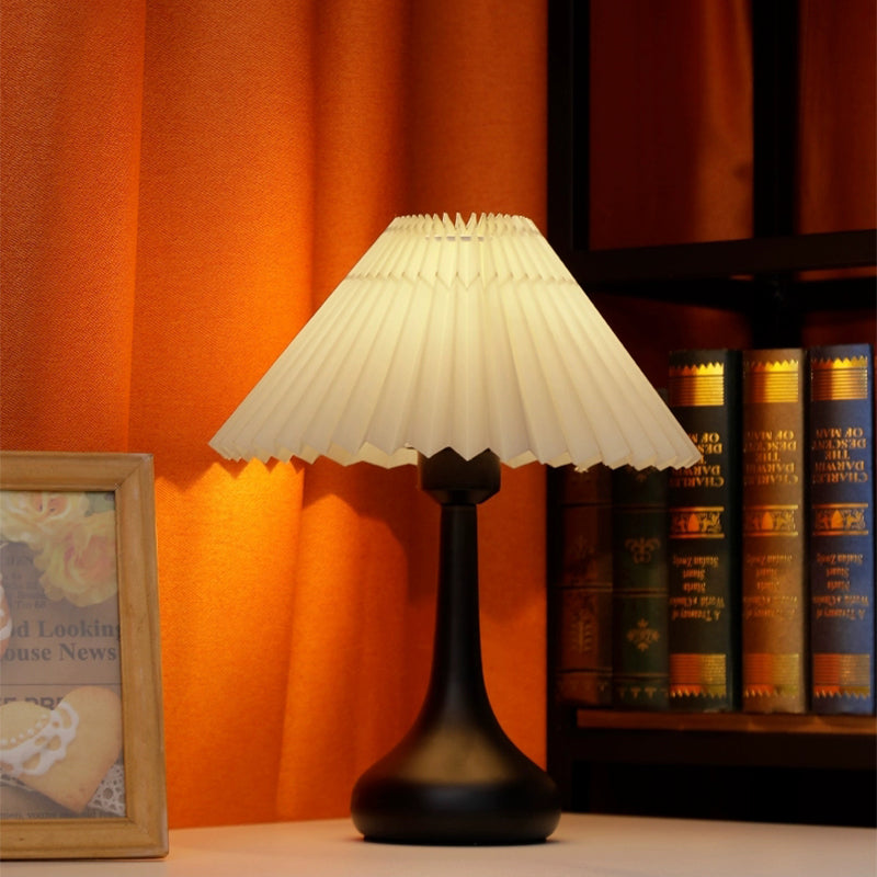 Nordic Faltlampe mit LED-Licht – Moderne dekorative Tischlampe für Wohn- und Schlafzimmer | Brehn