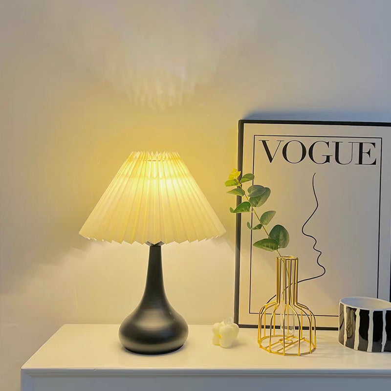 Nordic Faltlampe mit LED-Licht – Moderne dekorative Tischlampe für Wohn- und Schlafzimmer | Brehn
