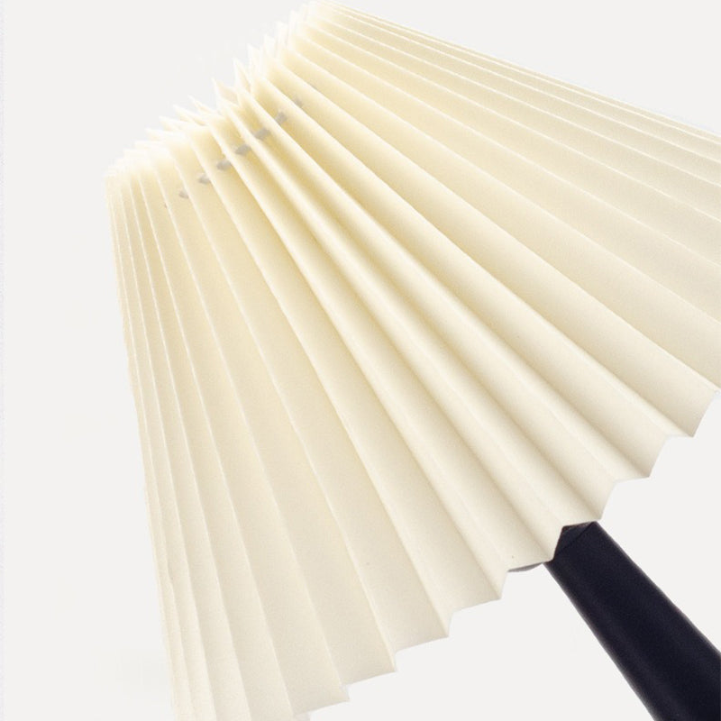 Nordic Faltlampe mit LED-Licht – Moderne dekorative Tischlampe für Wohn- und Schlafzimmer | Brehn