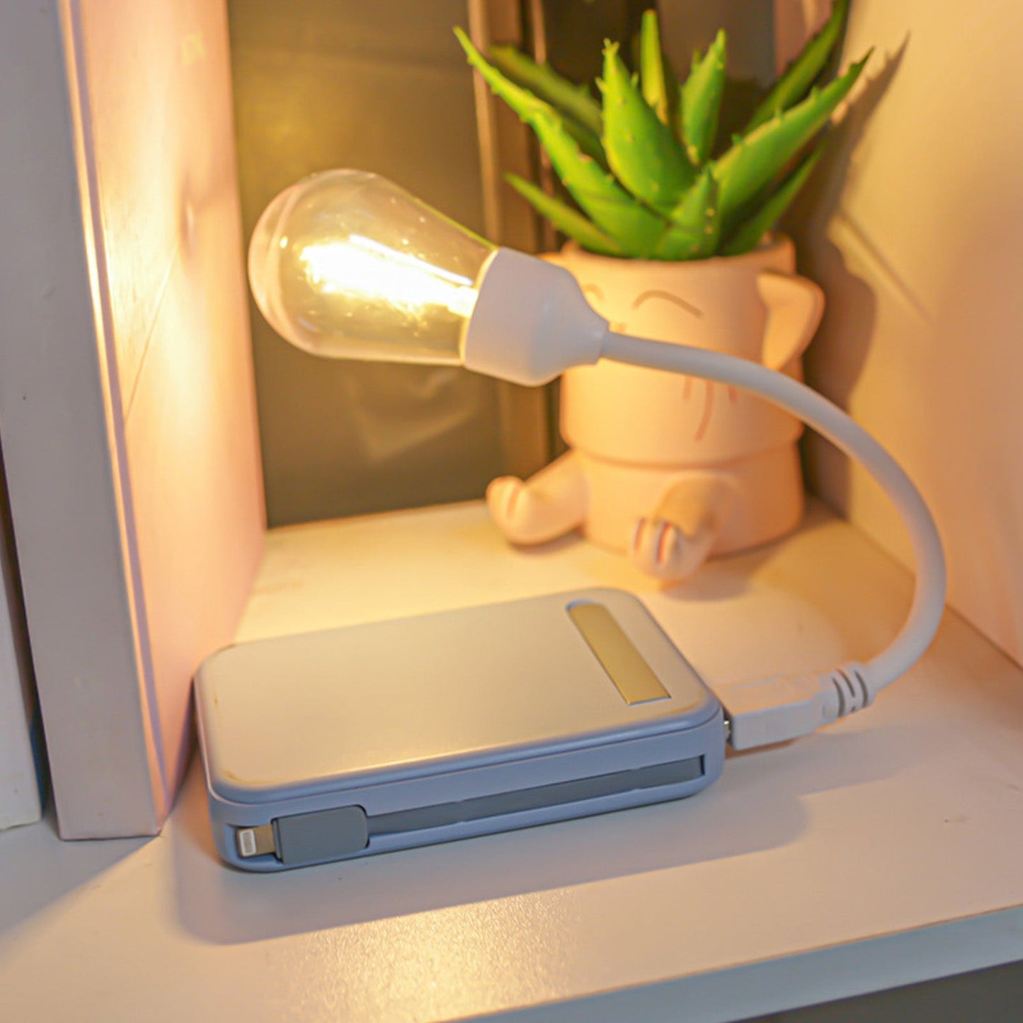 USB LED Rotierende Nachtlampe – Flexibles Leselicht für unterwegs | Brehn