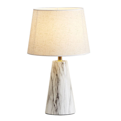 Nachttischlampe mit Steinoptik, nordisch