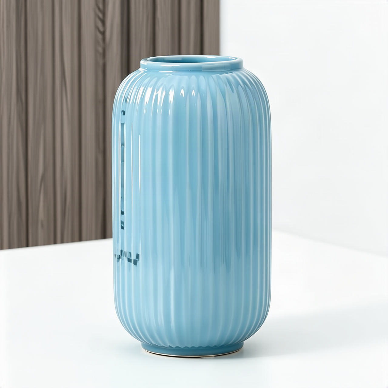 Keramikblumenvase mit Rillen, modern, Weiß