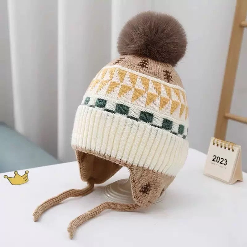 Kindermütze mit Ohrenklappen, gestrickt, warm