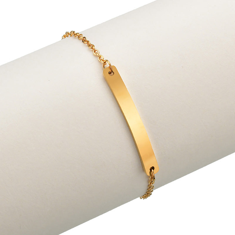 Edelstahlarmband mit geometrischem Design
