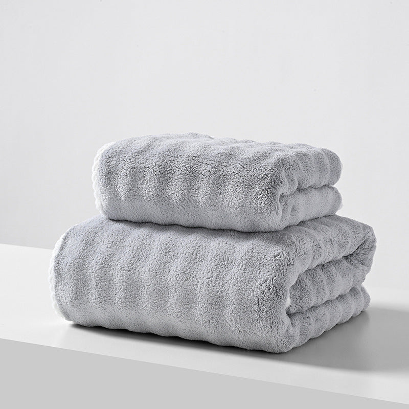 Badetuch und Handtuch aus Korallenfleece