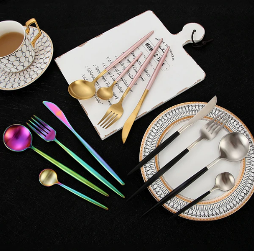 LUXURIÖSES EDELSTAHL-24-TEILIGES GOLD-SILBER-BESTECK-SET