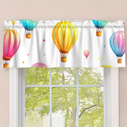 Fenstervorhang mit Heißluftballon-Motiv