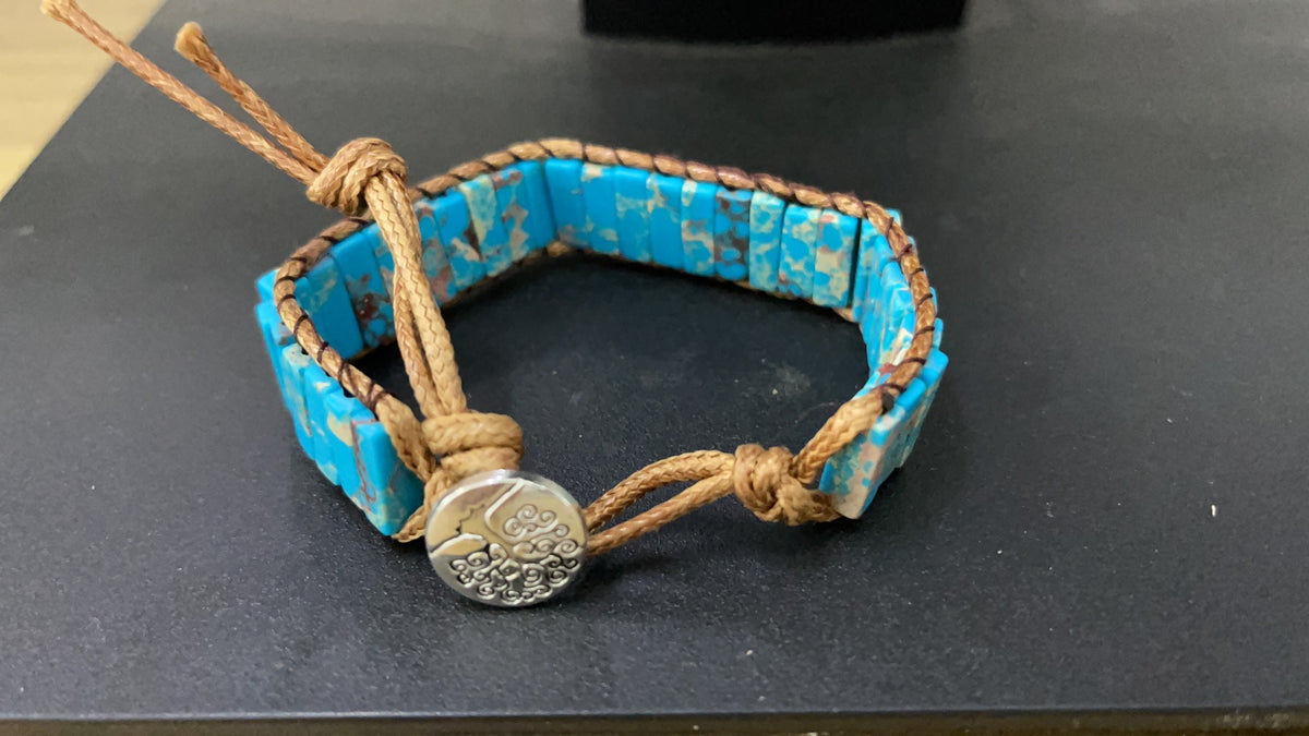 Wickelarmband aus Natursteinen