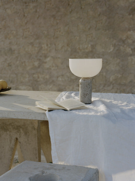 Pilzförmige Tischleuchte, Marmor, LED, Touchschalter