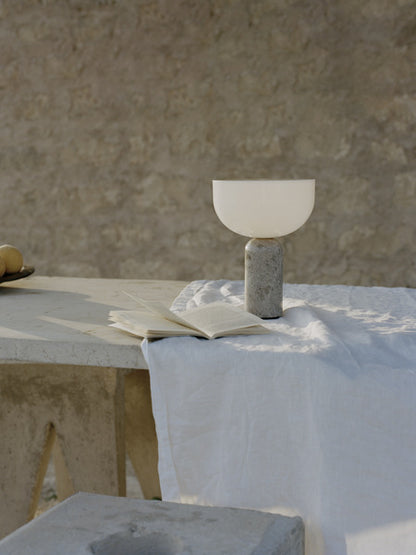 Pilzförmige Tischleuchte, Marmor, LED, Touchschalter