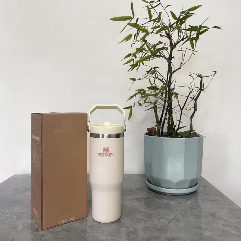 Isolierbecher 870 ml mit Strohhalm und Deckel