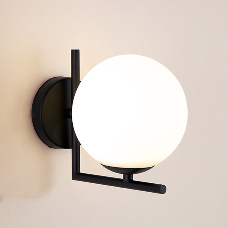Moderne runde Wandlampe mit Glasglobus – Elegante Wandmontage für Schlafzimmer und Wohnzimmer | Brehn