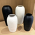 Keramikblumenvase mit Rillen, modern, Weiß