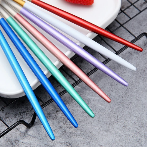 LUXURIÖSES EDELSTAHL-24-TEILIGES GOLD-SILBER-BESTECK-SET