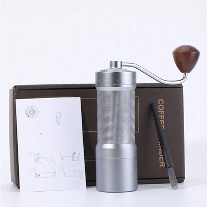 Handkaffeemühle mit CNC-Mahlwerk und Bürste