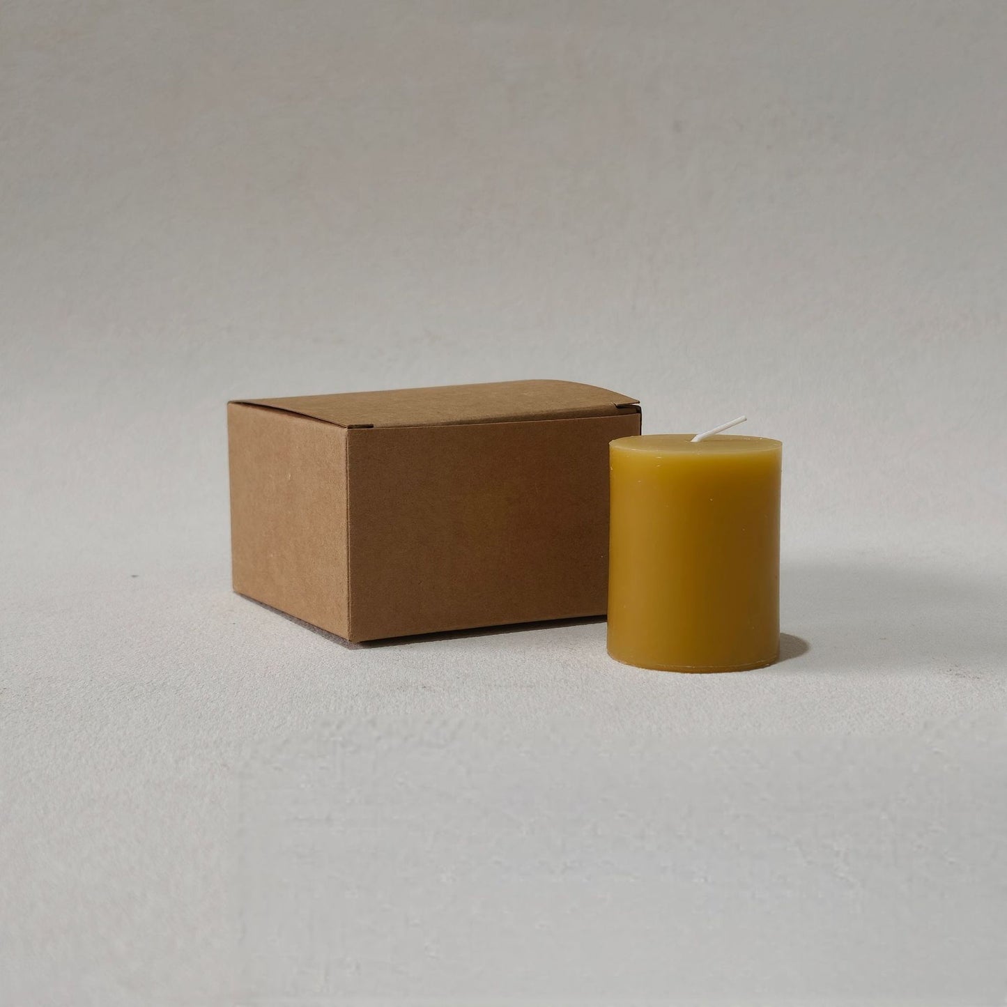 Bienenwachskerze, Stumpen, 4×5 cm, handwerklich
