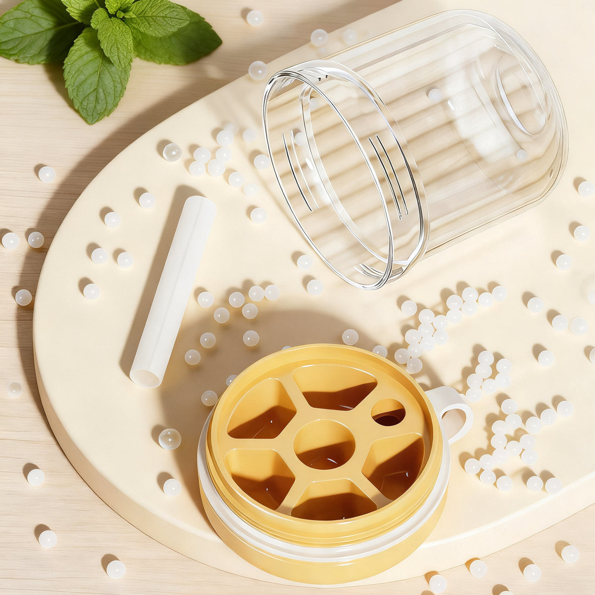 3-in-1 Eiswürfel-Trinkbecher mit integriertem Eisfach