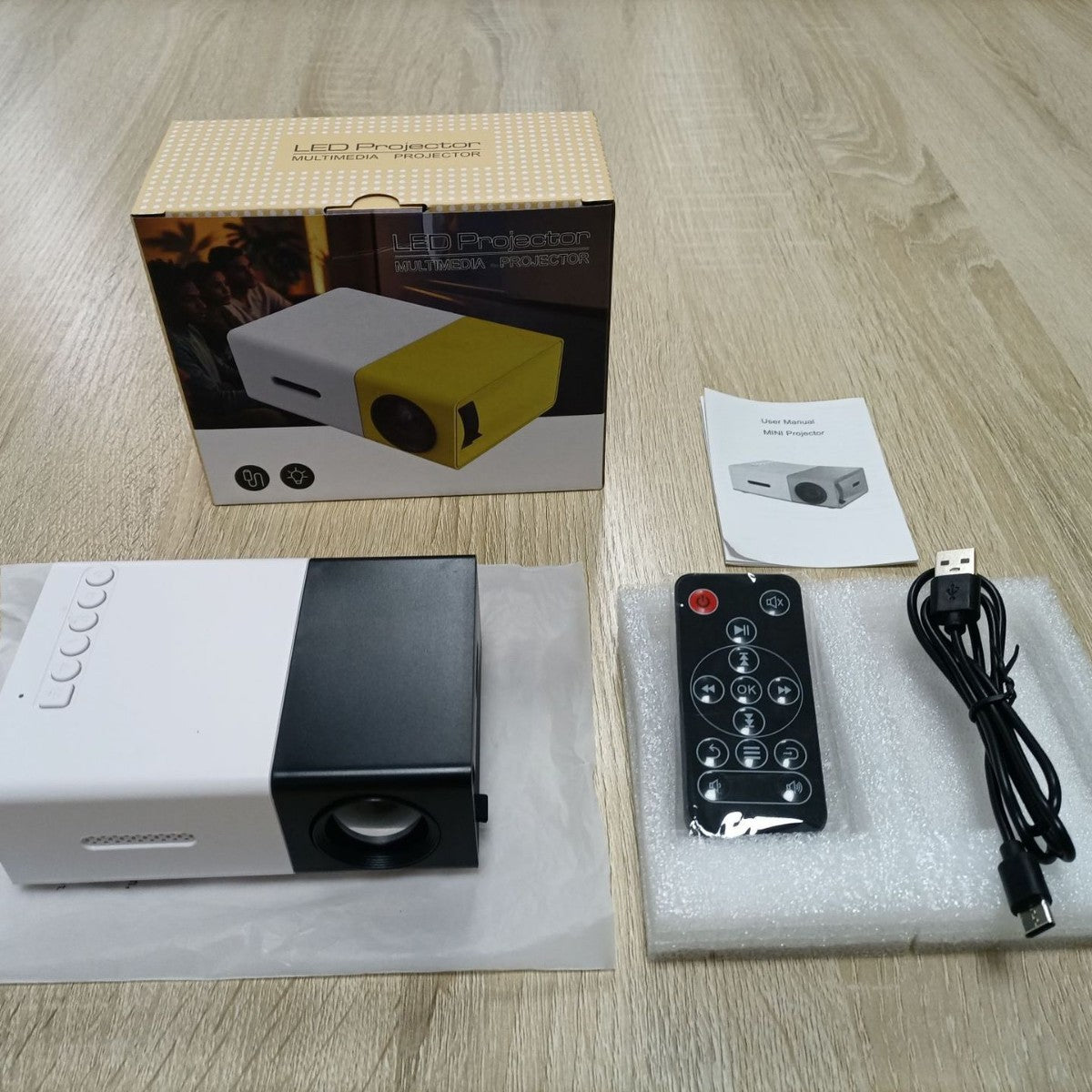 Tragbarer LED-Beamer, 20–60 Zoll