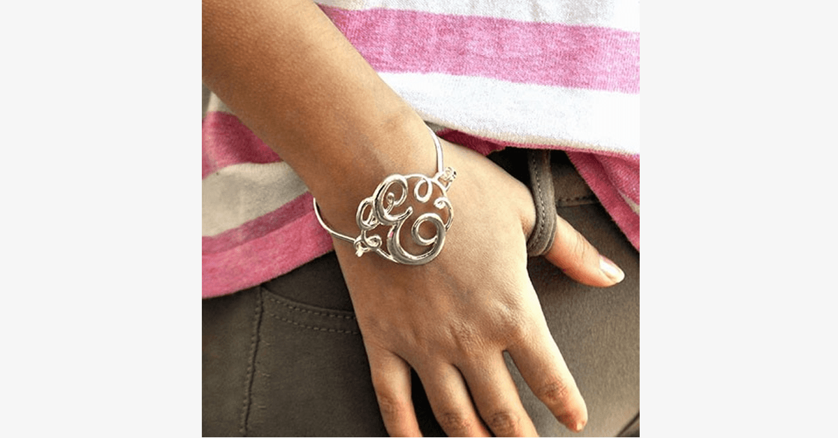 Das neue trendige Armband mit Monogramm und Initialen
