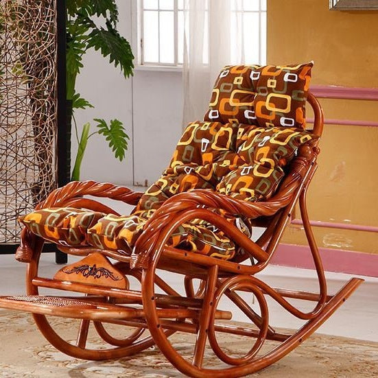 Schaukelstuhl aus Rattan, Landhausstil