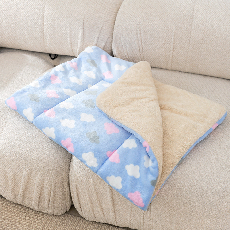 Flanell-Haustierdecke mit Cartoon-Motiven